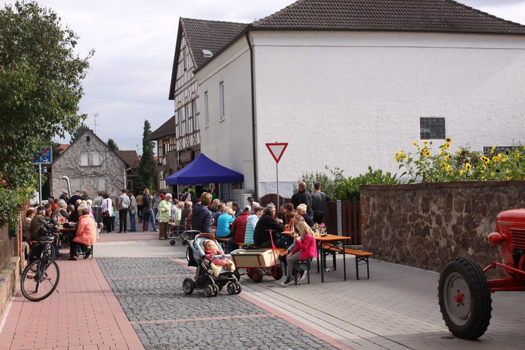 Hotel Zur Krone Ronneburg  Exteriör bild